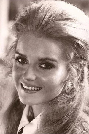 Sharon Farrell in Marlowe