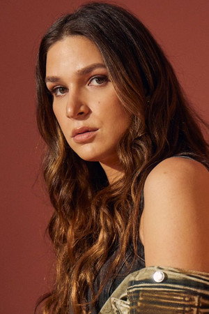 Eve Lindley in Bros