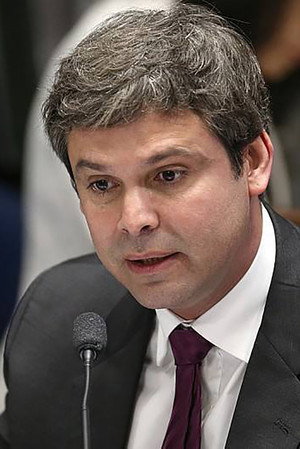 Lindbergh Farias in The Trial