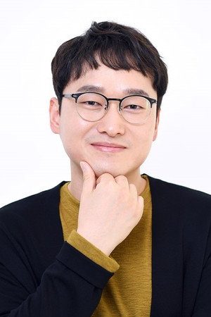 Shin Jae-hoon in Welcome to the Guesthouse