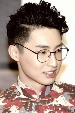 Huang Li Ge in Nobody Knows But Me