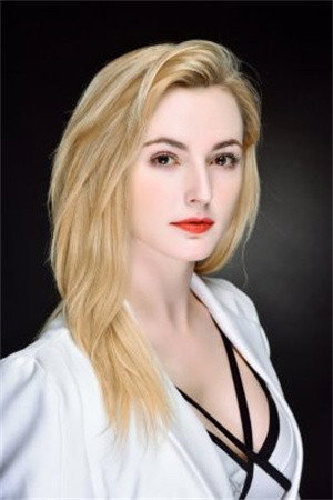 Tara Clance in Horror Shark