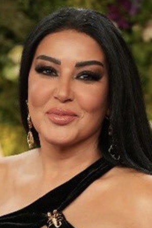 Somaya El Khashab in How to Get Girls to Fall for You