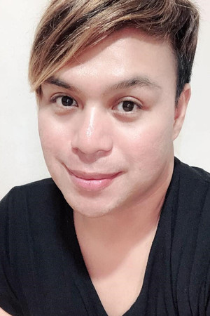Joey Paras in Ayuda Babes