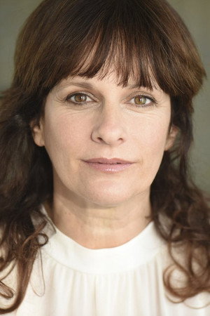 Sian Reeves in Hello Darlin'