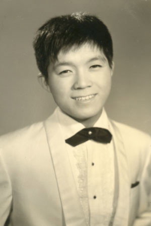 Kyū Sakamoto in Gulliver's Travels Beyond the Moon
