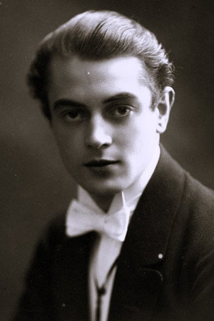 Einar Hanson in Joyless Street