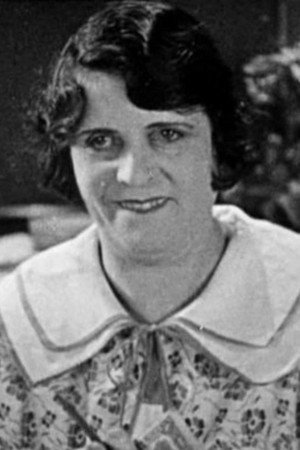 Fay Holderness in Blind Husbands