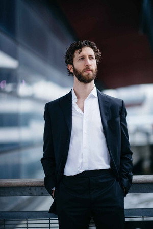 David Leigh in Hadrian