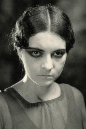 Edna Tichenor in Drifting