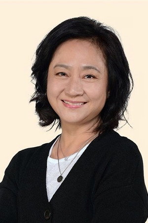 Yang Li-yin in The Falls