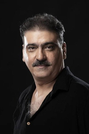 Matías Alarcón in Strangers in the Park