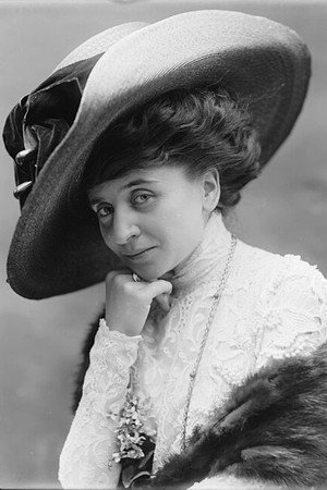 Emma Gramatica in Miracle in Milan