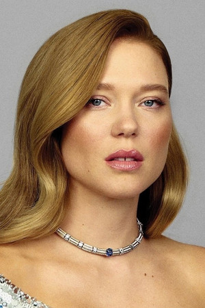 Léa Seydoux in Crimes of the Future