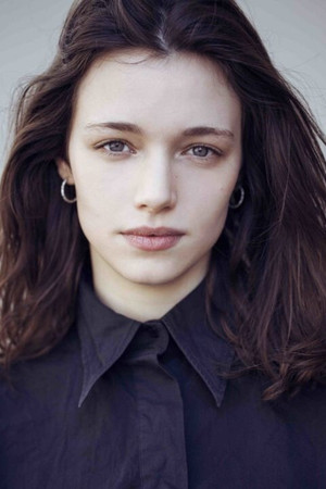 Eva Danino in Forever Young