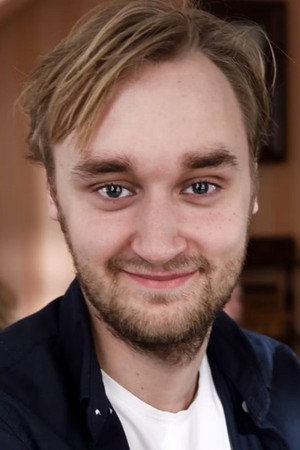 Lue Støvelbæk in Into the Darkness