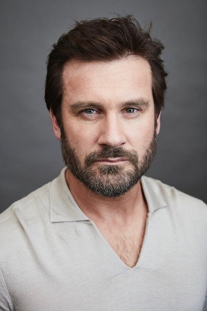 Clive Standen in Patient Zero