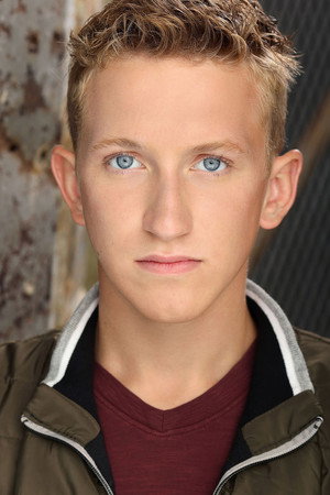 Hunter Fischer in Grenadine