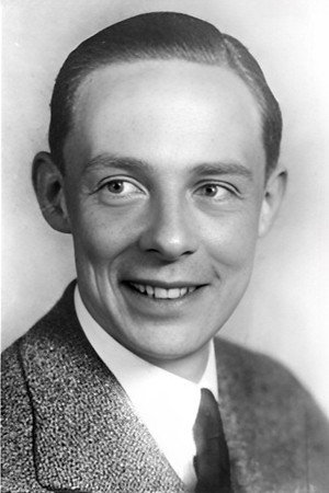 Alec Clunes in Hamlet at Elsinore