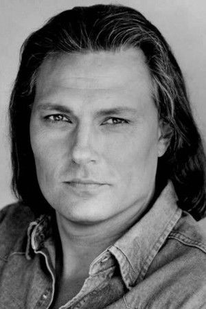 Michael Horse in Passenger 57