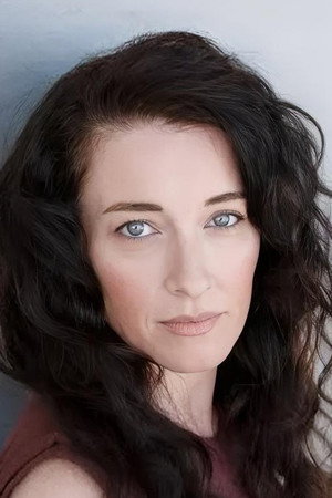 Margo Harshman in Simon Says