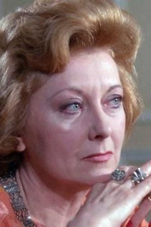 Betty Beckers in To Be a Crook