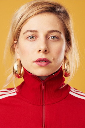 Victoria Ratermanis in Brooklyn Tide