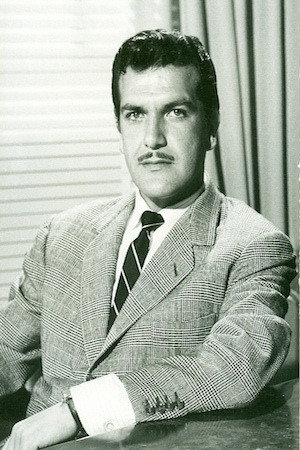 Raúl Meraz in The New Invisible Man