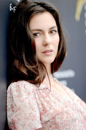 Julia Faure in Love Me If You Dare