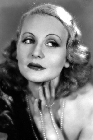 Geraldine Dvorak in The Guardsman