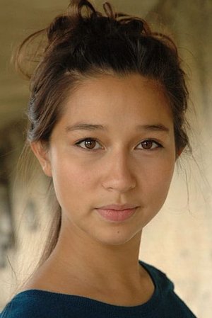 Aoife Hinds in We Live in Time