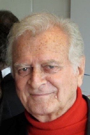 Peter J. Elliott in Going Bananas