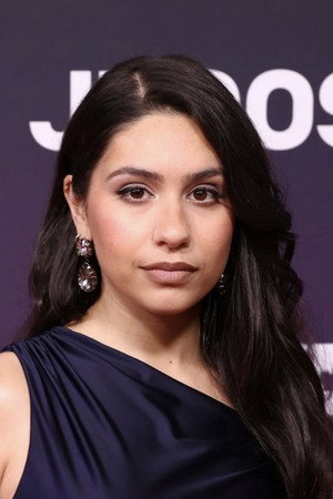 Alessia Cara in Alessia Cara: Giant Desk Concert