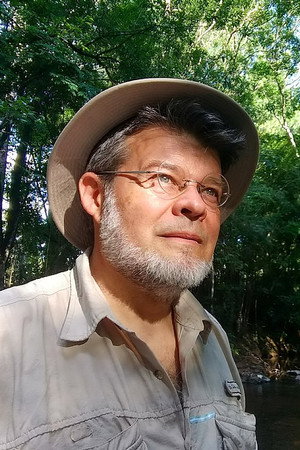 Claudio Bertonatti in Beavers: Patagonia invaders
