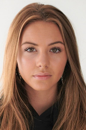 Amanda Lindh in Feed