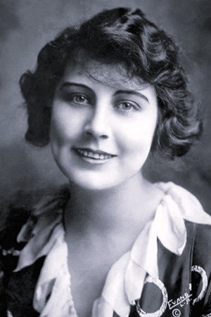 Dorothy Dalton in Chicken Casey