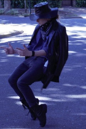 Elias Ruben Rojas in Western Falopa