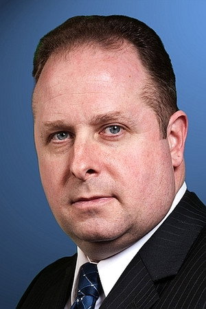Chris McCabe Adams in Me Familia 2