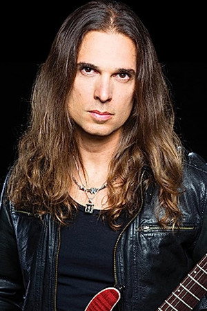 Kiko Loureiro in Showlivre: Angra Acústico