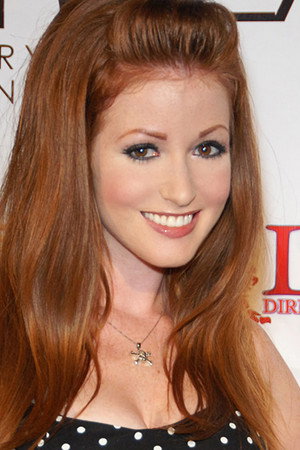 Nikki Rhodes in No Horizon