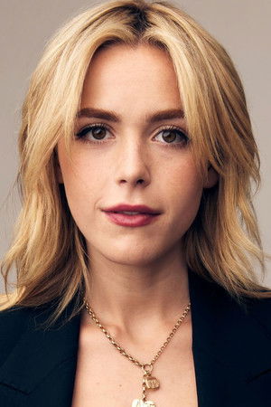 Kiernan Shipka in One   Two