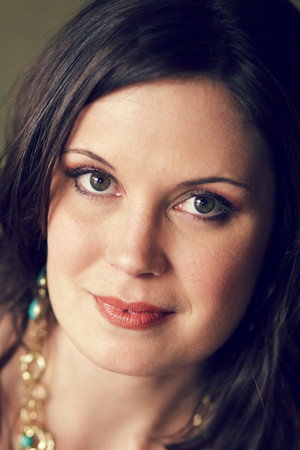 Erin Bethea in New Life