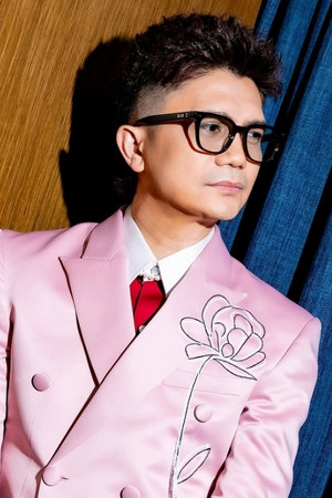Vhong Navarro in Da Possessed