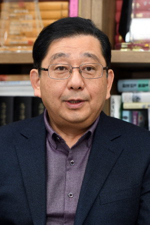 Hosaka Yuji in First Lady 2: The Evolution of Evil