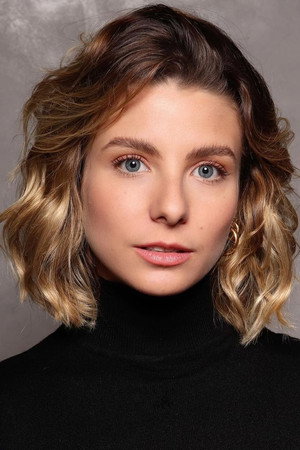Julia Foti in Eu Sou a Lei