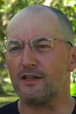 Éric Parmentier in 700 Sharks (Gombessa 4, Genesis)