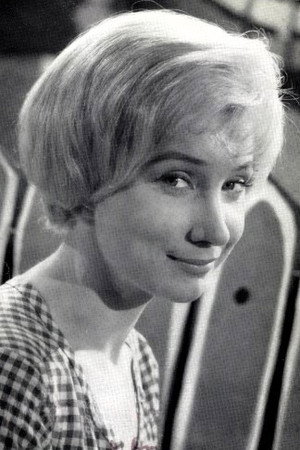 Carla Hagen in Liebe, Mädchen und Soldaten