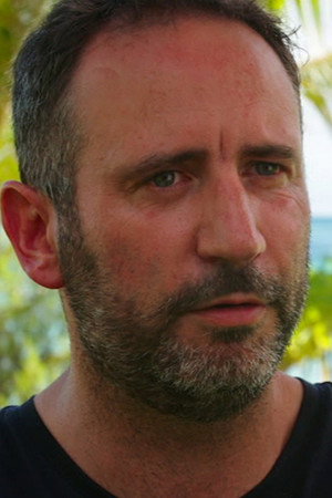 Damien Sony in 700 Sharks (Gombessa 4, Genesis)