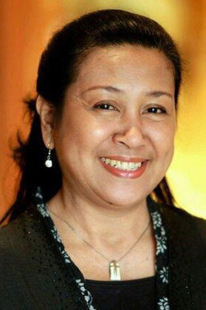 Ratna Riantiarno in The Demon's Bride
