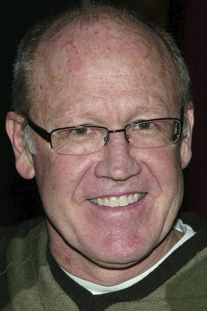 Glen Keane in Waking Sleeping Beauty